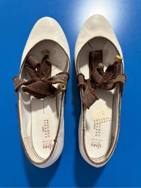 Henry Cuir Barneys New York Flats. Size 37. Very Good Condition.